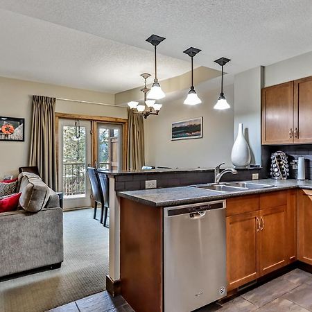 Spacious Mountain 2 Bedroom With Hot Tub Managed By Little Sister Getaways Canmore Exterior photo