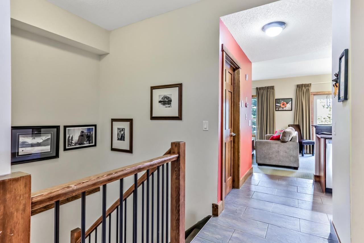 Spacious Mountain 2 Bedroom With Hot Tub Managed By Little Sister Getaways Canmore Exterior photo